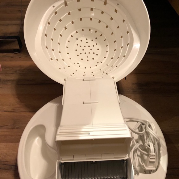 Gold n Hot professional dryer  SOLD - Picture 2 of 5